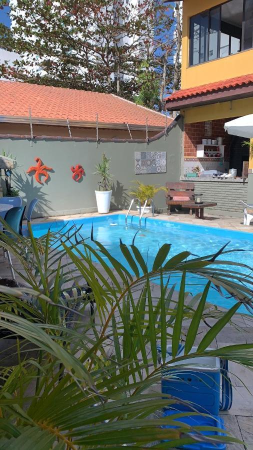 Lindo Sobrado Amarelo -Proximo A Praia Mongaguá Buitenkant foto